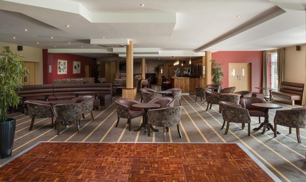 Breaffy Woods Hotel キャッスルバー エクステリア 写真