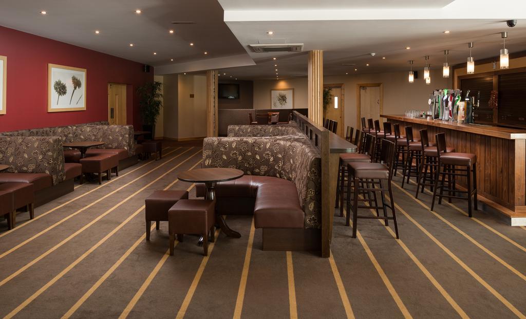 Breaffy Woods Hotel キャッスルバー エクステリア 写真