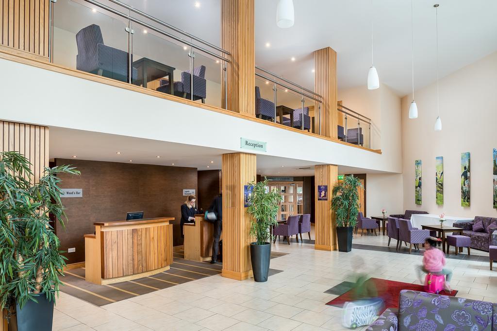 Breaffy Woods Hotel キャッスルバー エクステリア 写真