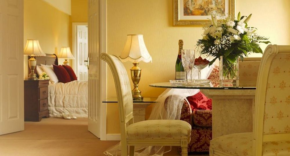 Breaffy Woods Hotel キャッスルバー エクステリア 写真