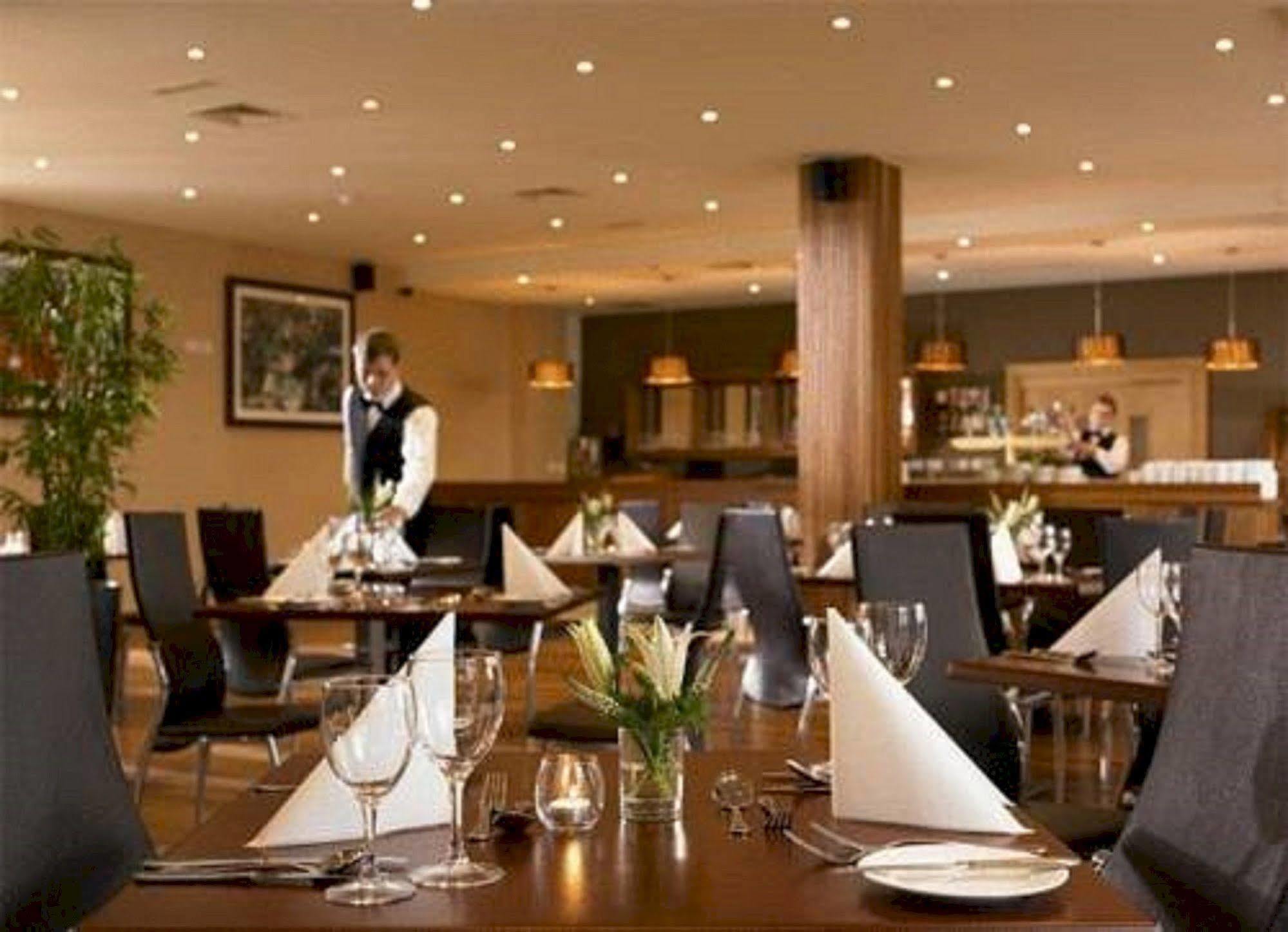Breaffy Woods Hotel キャッスルバー エクステリア 写真