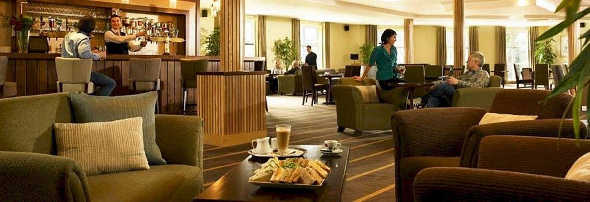 Breaffy Woods Hotel キャッスルバー エクステリア 写真